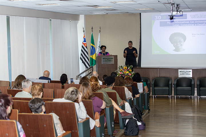 Nilma Lino Gomes ministrou a palestra intitulada Ações Afirmativas nas Universidades: Lutas, Conquistas e Desafios