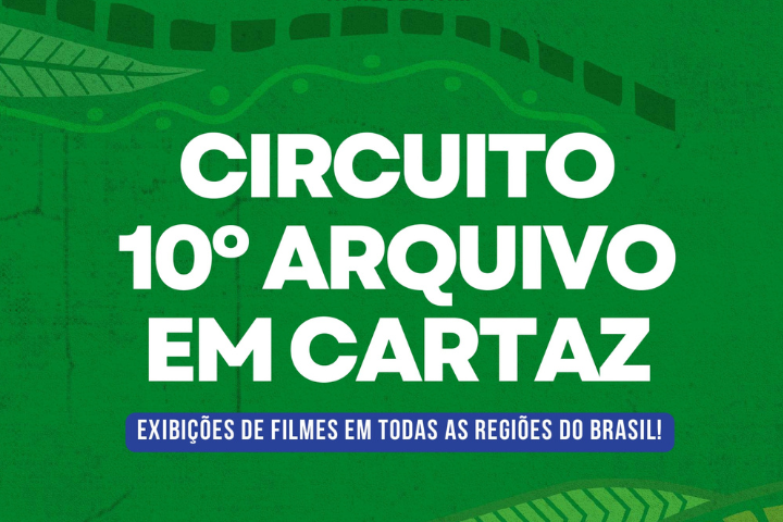 A imagem é um cartaz promocional do Circuito 10º Arquivo em Cartaz, com design visual impactante e temática relacionada à preservação e à memória audiovisual.  Descrição do cartaz: Plano de fundo: Fundo verde texturizado, com elementos gráficos inspirados na natureza (folhas e formas onduladas), sugerindo uma conexão visual com temas ambientais e da Terra.  Texto central em destaque (em branco, com fonte grande e em caixa alta):  CIRCUITO 10º ARQUIVO EM CARTAZ  Faixa inferior em roxo/azul escuro com texto branco:  EXIBIÇÕES DE FILMES EM TODAS AS REGIÕES DO BRASIL!  Elementos gráficos complementares: Há padrões geométricos e ondulados nas extremidades superior e inferior da imagem, remetendo a fitas de filme e elementos naturais (como folhas), integrando cinema e meio ambiente de forma visual.  A composição é clara, chamativa e moderna, com foco na divulgação do evento nacional e sua proposta de descentralização cultural, reforçada pela menção à abrangência em todas as regiões do país.