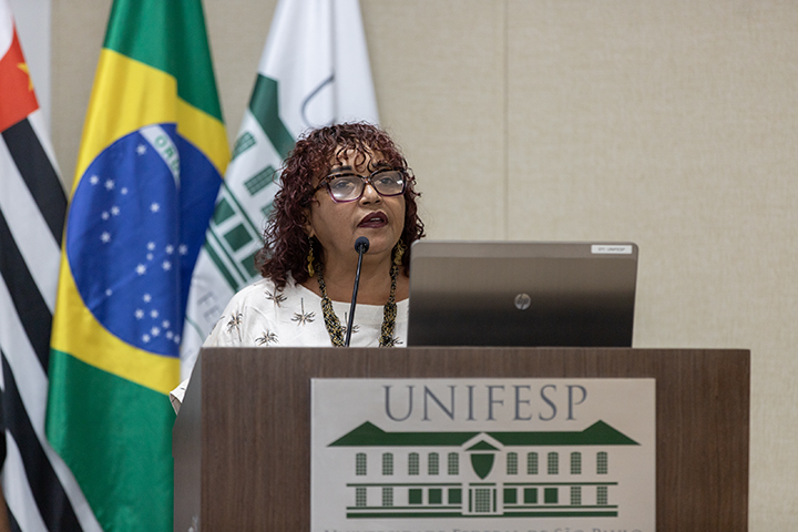 Débora enfrentacao portal