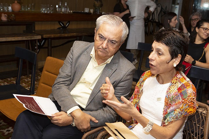 Raiane Assumpção, reitora da Unifesp e Inácio Maria Poveda, presidente da Comissão de Relações Institucionais da Faculdade de Direito da USP