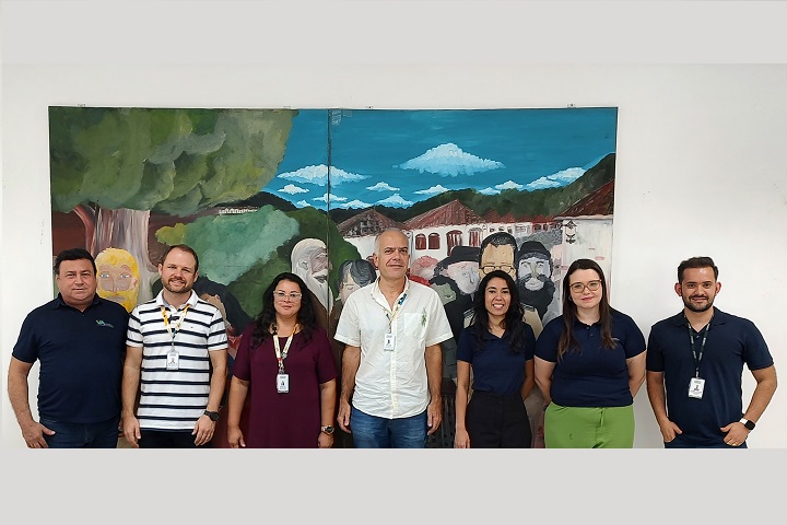 Equipes do Campus Guarulhos da Unifesp e da Volts Ampere (da esquerda para a direita: Antônio Oliveira, Marcos Kochleitner, Janete Marques, Bruno Comparato, Ana Paula Silva, Fernanda Diniz e João Vitor Vasconcelos)